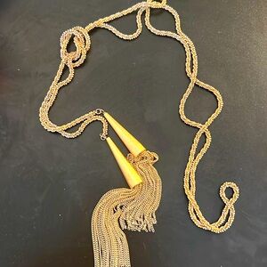 Kendra Scott necklace